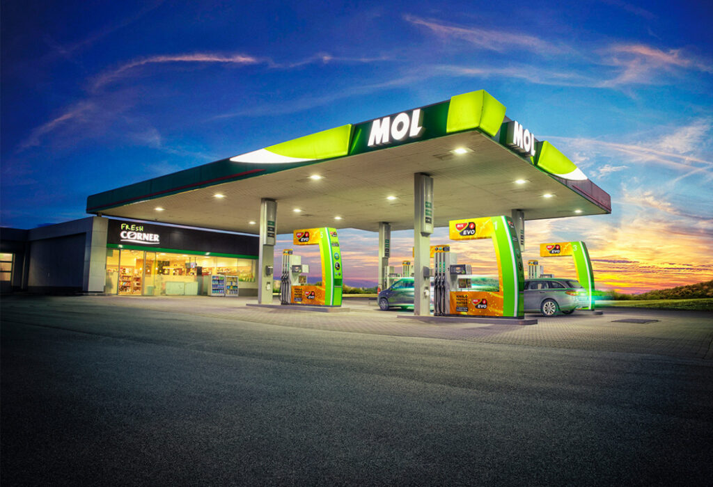 Stacja benzynowa marki MOL